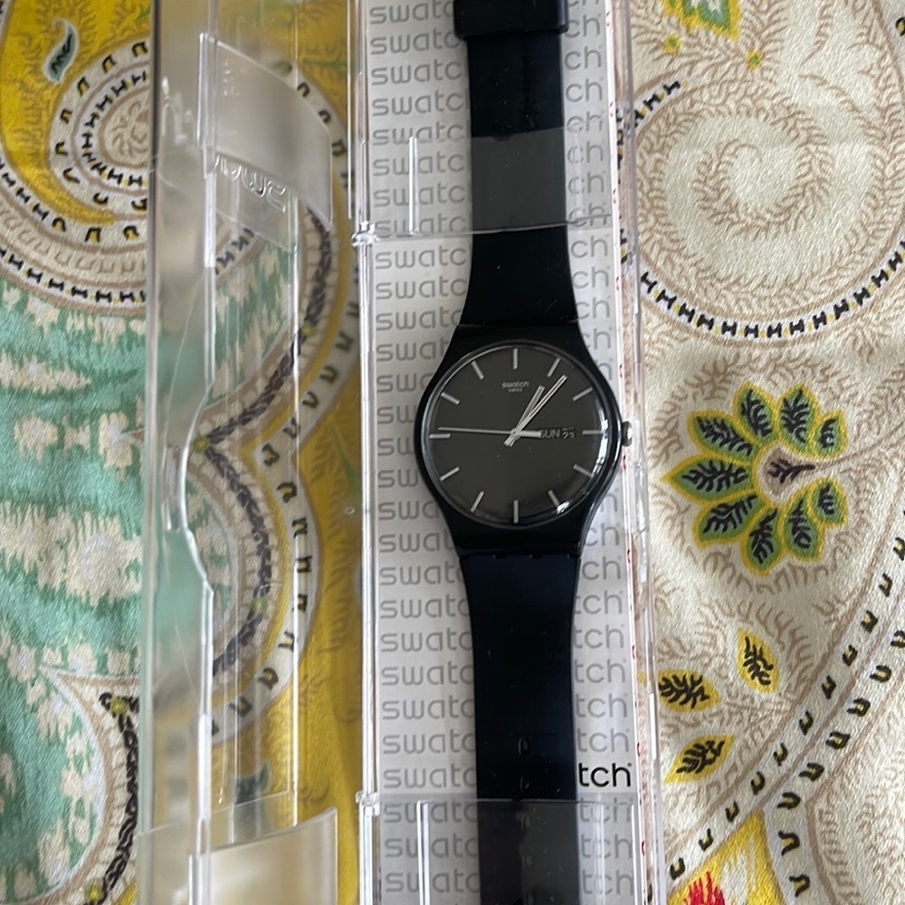 Swatch Mono Black watch - excellent condition/new like